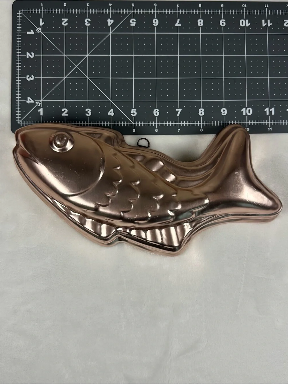 Fish-Shaped Copper-Tone Cake Mold • Decorative Bakeware
